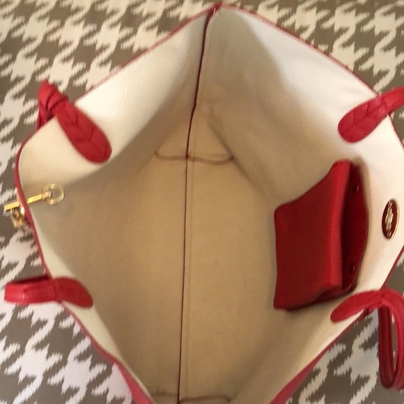 3 BCBG Leather bags - Picture 5 of 10